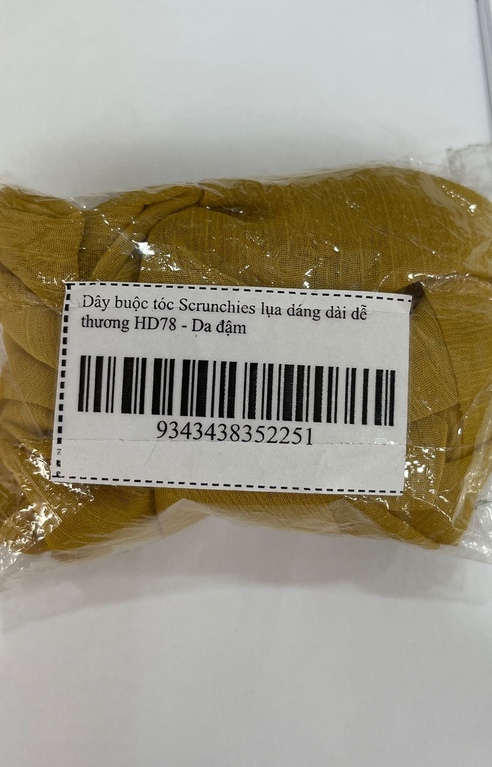 Tôi mua màu da gửi màu vàng yêu cầu shop gửi lại cho đúng màu đã chọn.