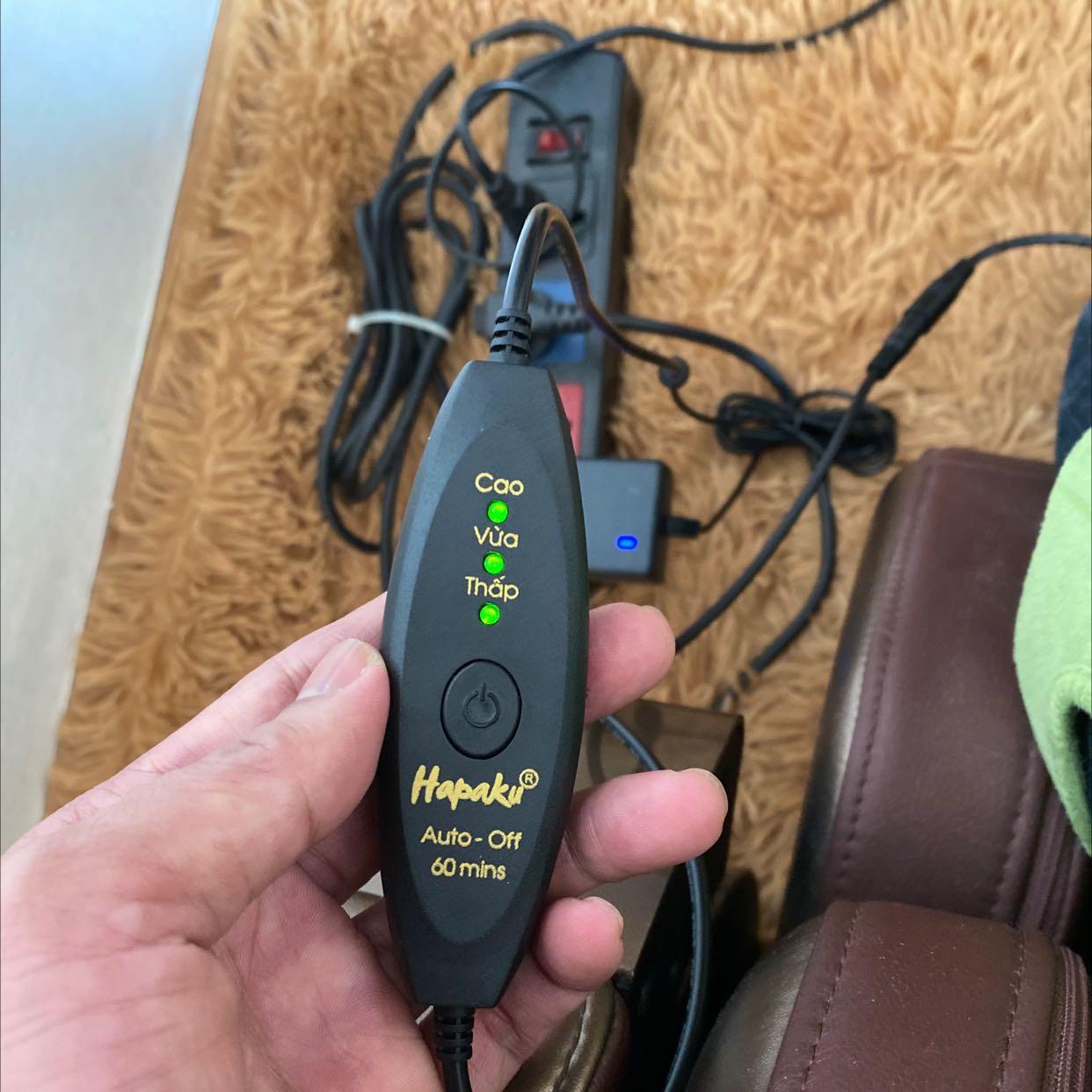 Bộ điều khiển nháy cả 3 đèn, không thấy nóng, để nghị shop xem lại, đổi sản phẩm cho tôi