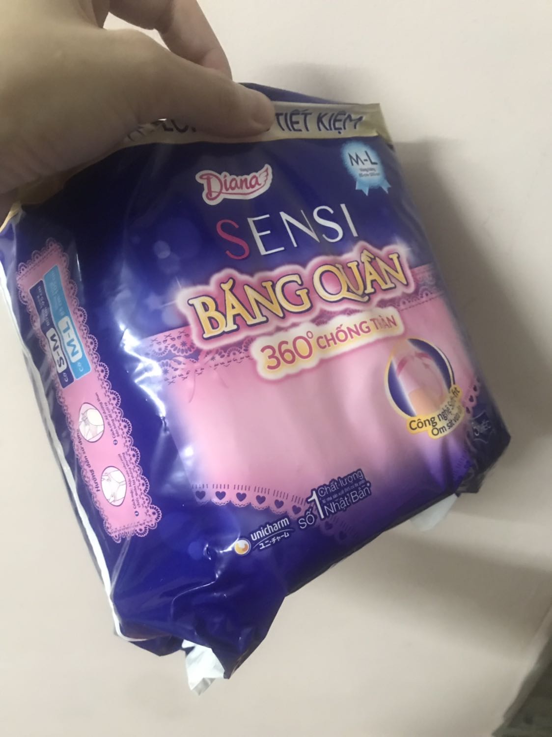 Hàng giao nhanh so với tình hình chung, mới, chất lượng tốt nha
Hy vọng tiki và các đối tác vận chuyển sớm hoạt động lại ở HCM. Nhớ tiki lắm rồi!