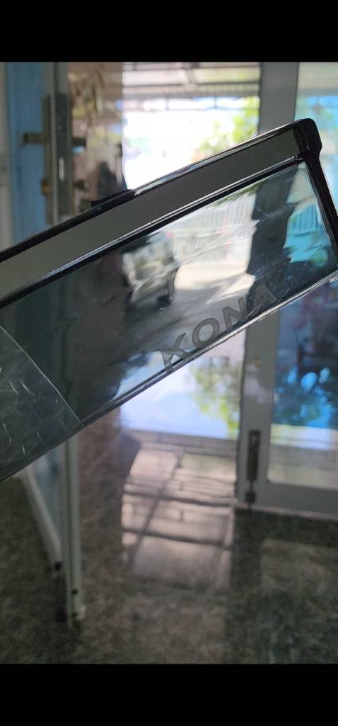 Shop gửi hàng nhanh. Đúng mô tả, nhựa trong mờ đỡ cản tầm nhìn hơn loại đen thui.