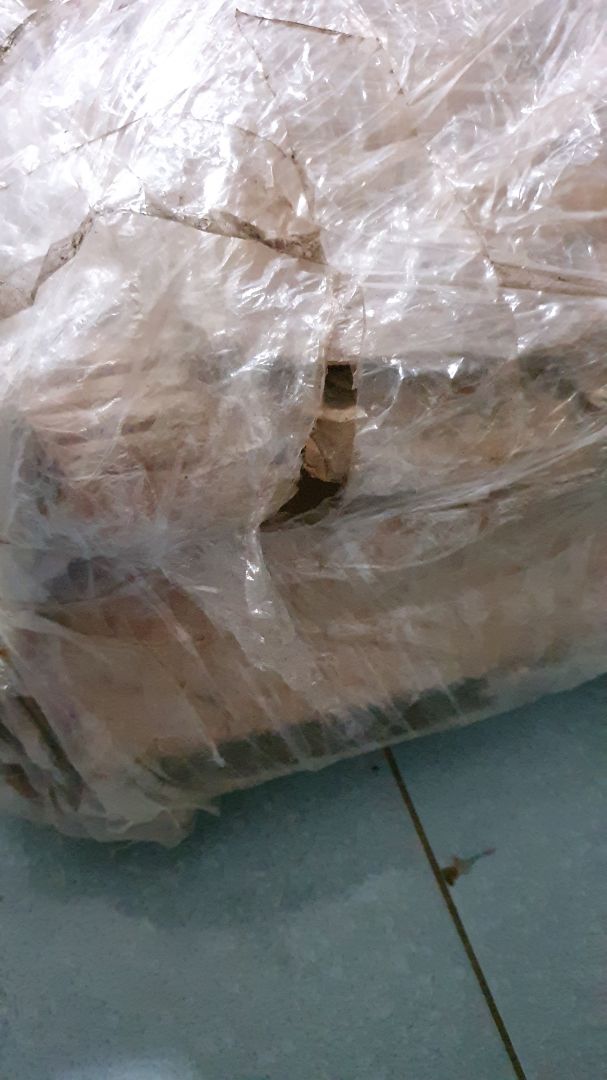 hàng chất lượng đóng gói kỹ càng,nhưng bên giao hàng quá ẩu tả để gói hàng dơ như đồ bỏ  chuột cắn xé nhìu chổ trên thùng, nhưng may là shop gói hàng kỹ,nếu ko thì gói tă coi như bỏ khi bị chuột cắn vào bọc tă.mong shop típ nhânn ý kiến
5sao cho shop
1 sao cho vận chuyển J&T