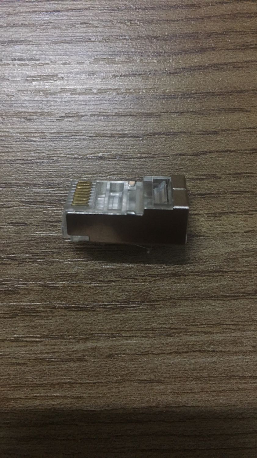 Hộp thì của Ugreen nhưng hạt mạng không phải của ugreen chính hãng. Thậm chí không phải cat6 nữa.