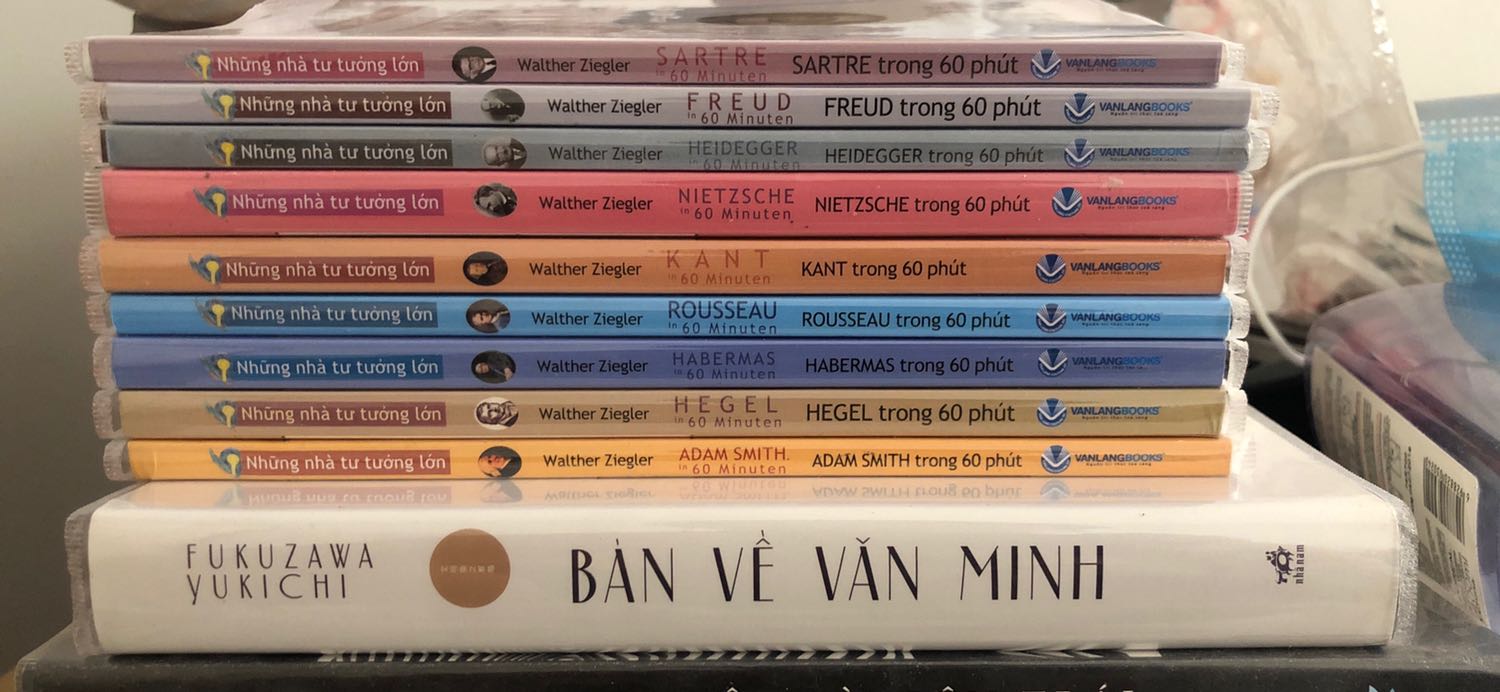 Sách đẹp, giấy in đẹp, mịn màng sắc nét. 
Triết gia hiện sinh Jean Paul Sartre giục giã chúng ta: Cần cương quyết trong việc tạo dựng đời mình, bởi vì mọi giây phút đều chứa cơ may để - qua dấn thân - chúng ta cho cuộc sống một ý nghĩa mới và tái tạo chính mình.