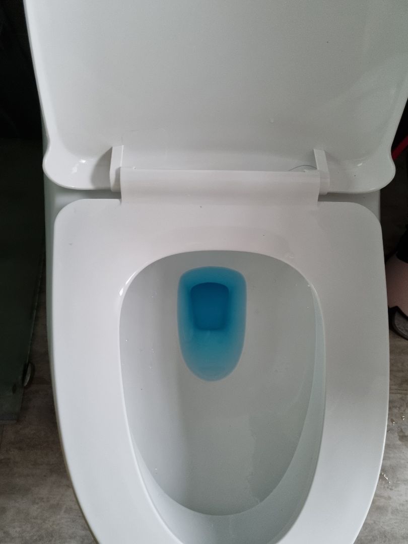 nước xanh, k có mùi, tuy nhiên bao bì bụi k tả được luôn