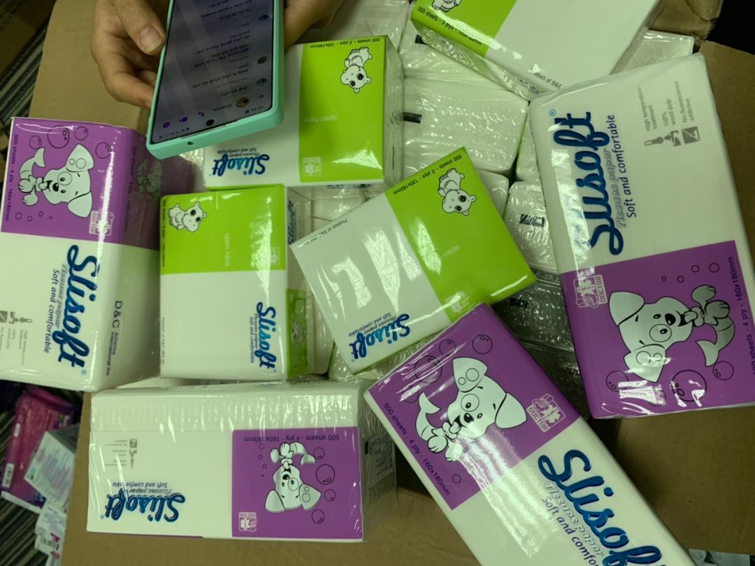 Sản phẩm của Doctoc care được kiểm nghiệm nên gia đình mình an tâm sử dụng. Nhận được hàng mình rất hài lòng, shop chu đáo có cả card cảm ơn. Sản phẩm đóng gói cẩn thận. Chất lượng giấy rất tốt, dày dặn, khá dai. Gía cả hợp lý, những loại giấy giá quá rẻ thường là làm bằng gỗ rác rất bửn nên mọi người lưu ý khi lựa chọn sản phẩm   nhé