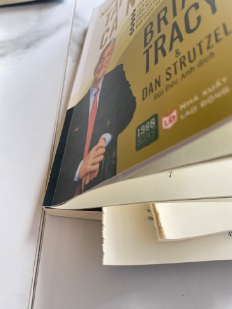 Tôi vừa nhận sách sáng nay, 13/7/2023. Sách bung gáy. Đề nghị đổi trả