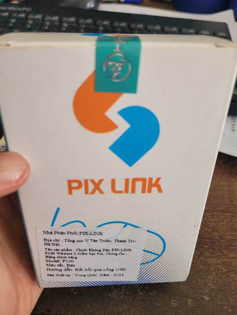 Di chuột mượt, đượctặng thêm bàn di chuột khá là êm nữa. Chuột có pin sạc lại được, cổng sạc micro-usb - giá được cổng usb-c thì hết ý