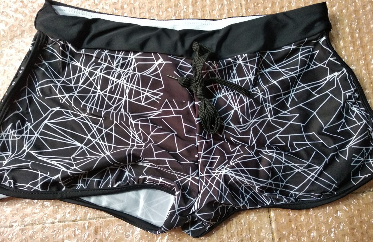 bộ đồ rất đẹp, 3 mảnh, chất liệu tốt, hài lòng với TIKI