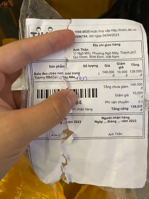 Mình đặt màu nâu, shop giao màu đen.