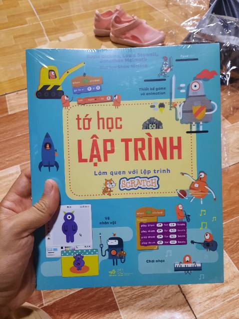 Sách thú vị, hình ảnh sinh động, rất đáng mua cho các bé làm quen với lập trình Scratch