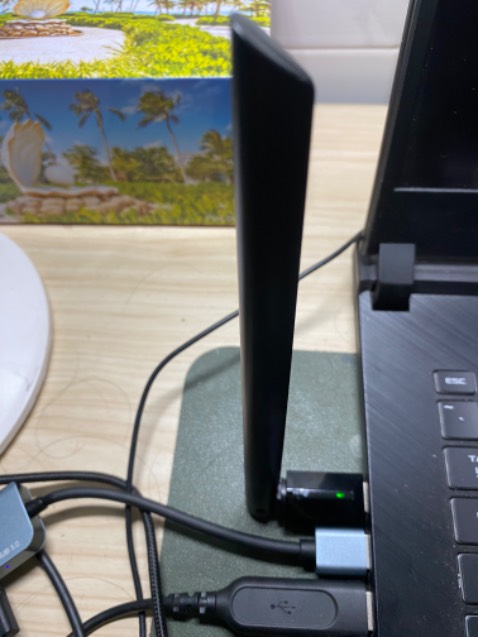 Sản phẩm ngon lành, cắm vào nhận ngay trên windows 10, không cần phải cài thêm driver để nhận thiết bi, *** thử thấy tốc độ thu phát nhanh, ổn định. Hàng đóng gói cẩn thận. Hài lòng với sản phẩm.