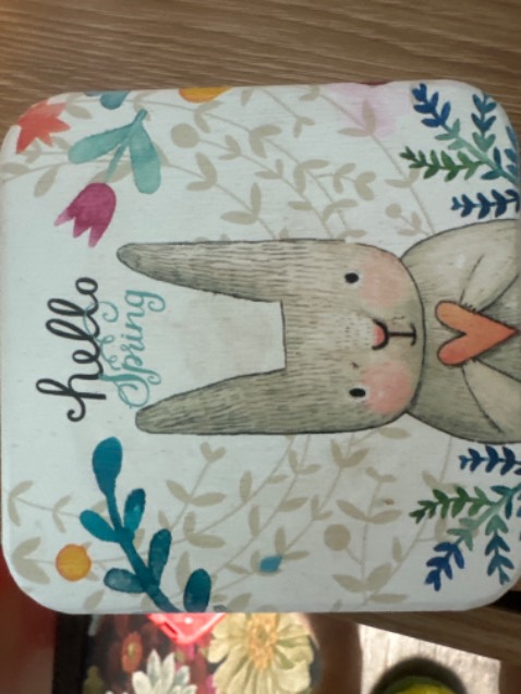 Thiết kế đẹp, màu sắc đẹp, thấm nước từ từ thì ok