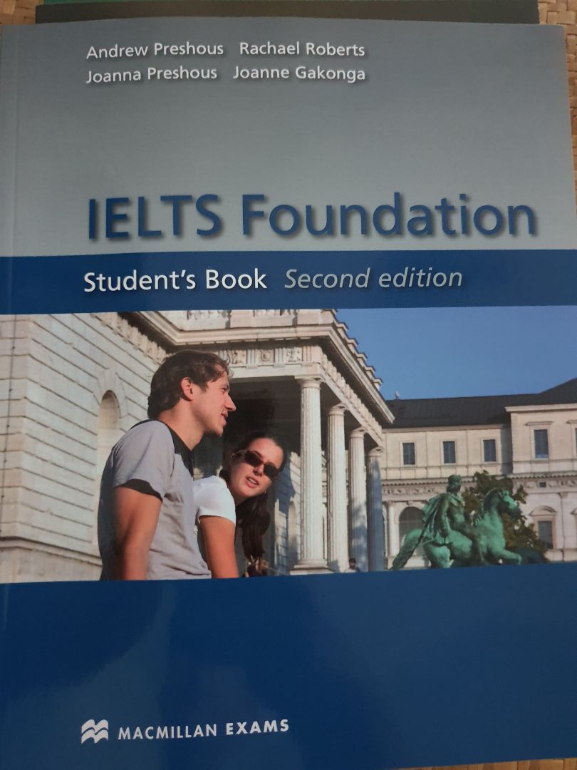 mua lúc giảm giá, sách đẹp, in  màu các bạn nên mua về tham khảo học sẽ rất tốt.