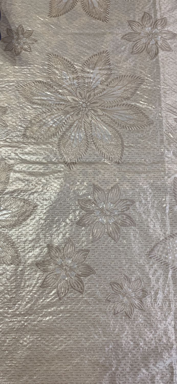 Màu sắc nhã nhặn, chất liệu mềm nhưng dày dặn