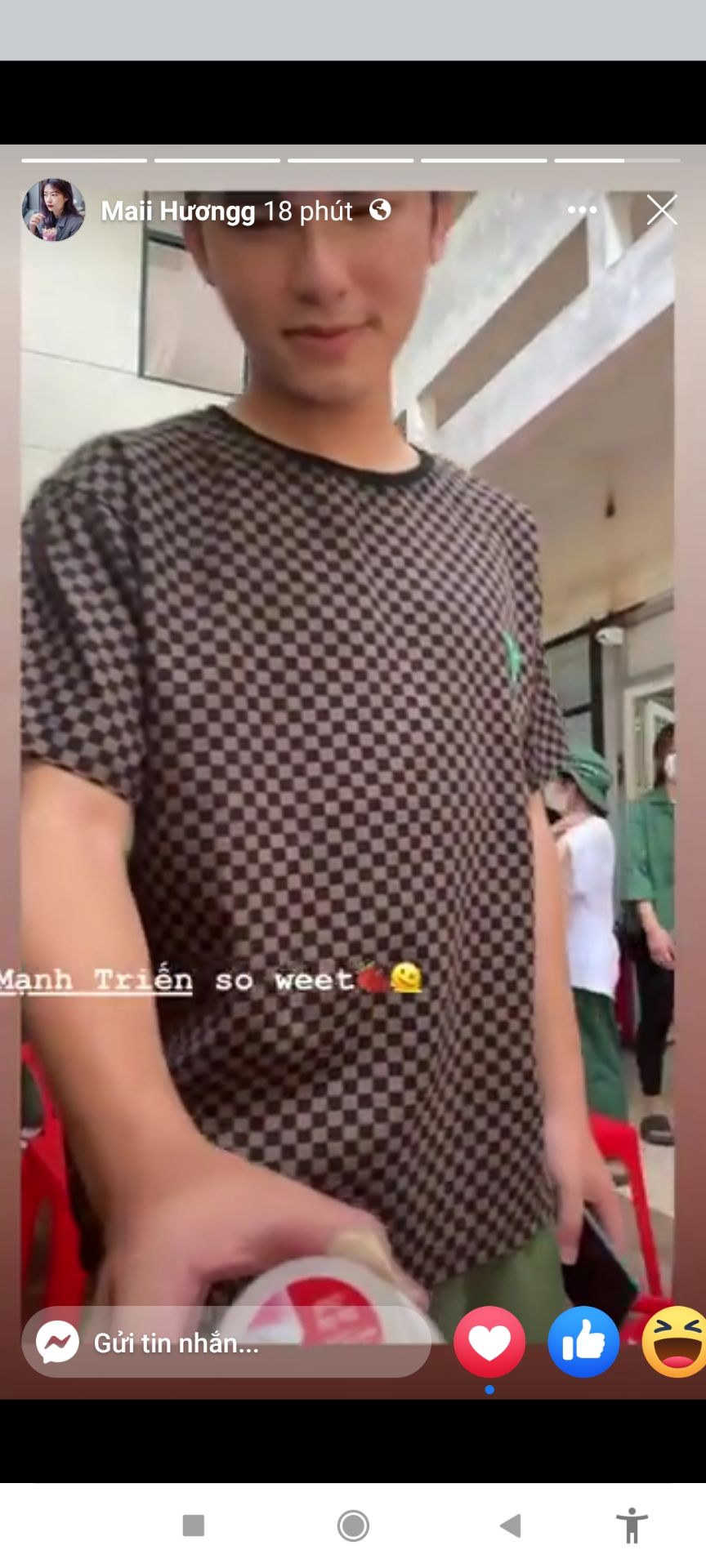 TÂY DU KÝ _ Trọn bộ 4 tập - Thụy Đình dịch , Chu Thiên hiệu đính - NXB VĂN HỌC 1988 , 2052 trang , khổ 13×19cm
 
Sách đóng lại bìa cứng , bìa tập 1 hơi sờn chút , trang mục lục tập 3 bị rách chút riềm , ruột .  Sách đã xén 3 cạnh cho mới.  Còn lại tốt. 

600k/4 tập