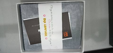 shop đóng gói gọn gàng, ví đẹp ngoài sự mong đợi mn à. Thật sự mình rất ưng