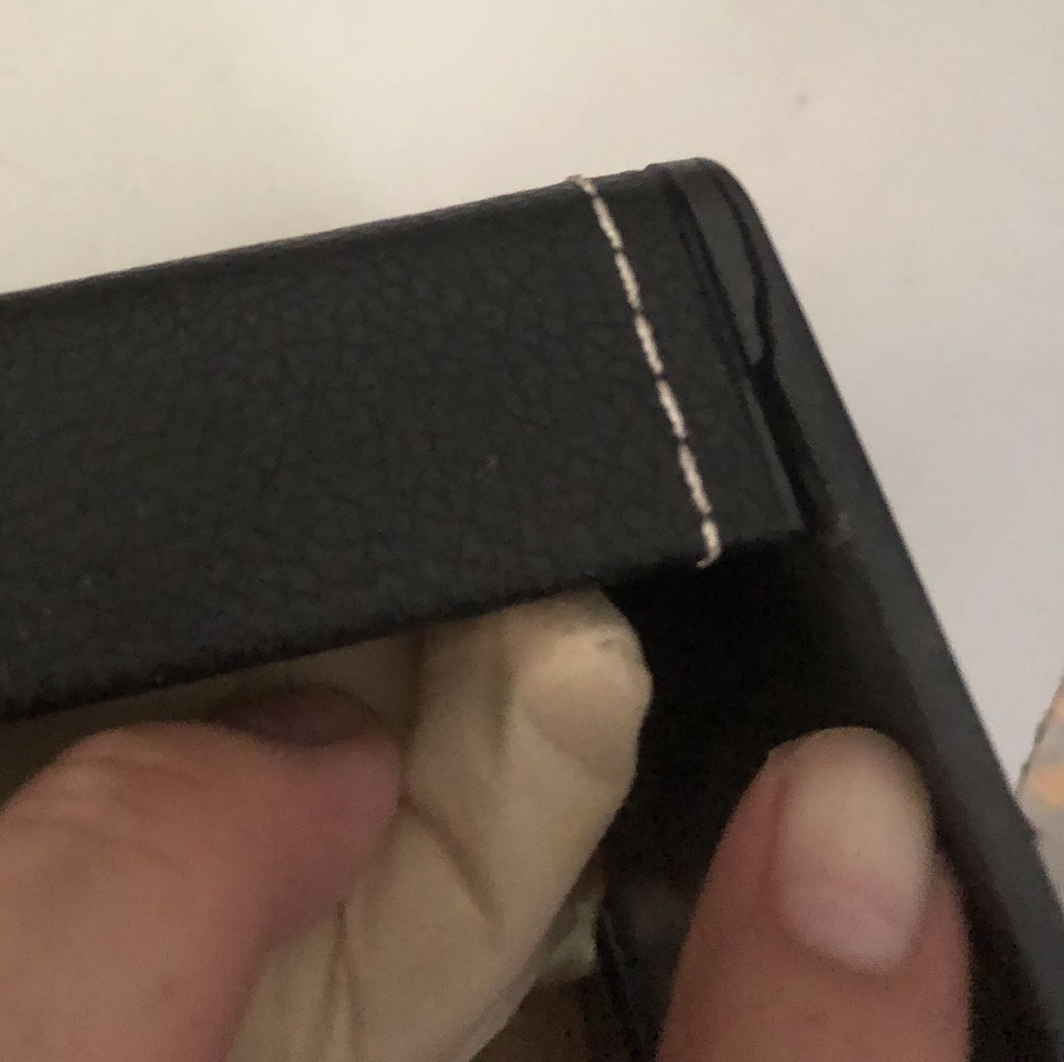 chất lượng cực kỳ dỡm, hộp nhựa rẽ tiền, bị nức khi giao hàng