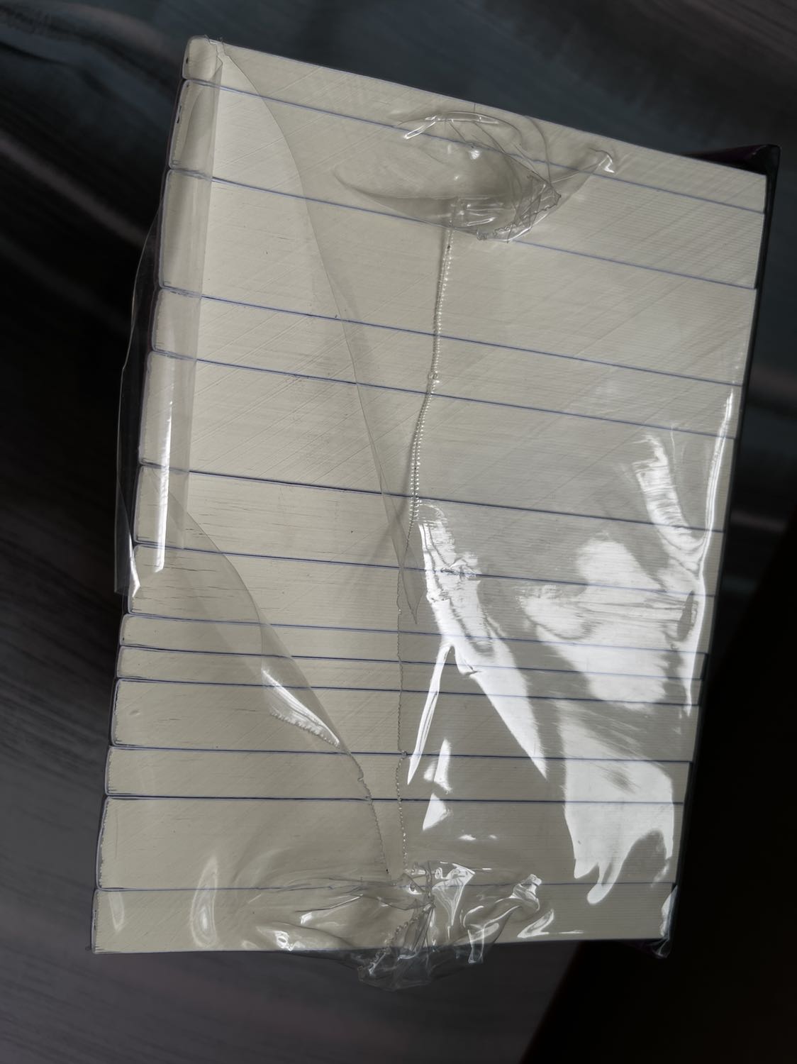 Thật sự rất thất vọng với lần nhận hàng này từ Tiki. Không biết do lỗi từ shop hay từ đơn vị vận chuyển nhưng khi nhận được sách, mở ra thì chỉ thấy 1 hộp sách nằm nhỏ gọn trong 1 cái hộp to mà không có bất kì một miếng lót nào để tránh va đập. Hộp sách có 6 góc thì hết 4 góc bị móp méo khá nặng như hình. Bao bọc sách cũng không đàng hoàng, phần phía trên bị rách hết cả bao bì làm sách bị dơ không còn mới.

Không biết thế nào chứ mua sách lẻ thì lúc nào cũng sạch đẹp mà mua boxset gần như lúc nào cũng gặp tình trạng trên, mấy lần trước lỗi nhỏ không đáng kể nhưng lần này quá thất vọng

Mong tiki hỗ trợ đổi lại sản phẩm mới giúp mình