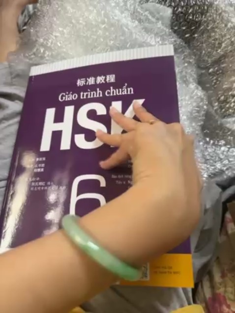 Đẹppppppp
Sách có màu bản gốc đang hoàng lun, chứ không giống như nhiều shop khác in bản trắng đen hoặc in màu
Đặt cỡ 2~3 hôm nhận được, mình ở TPHCM