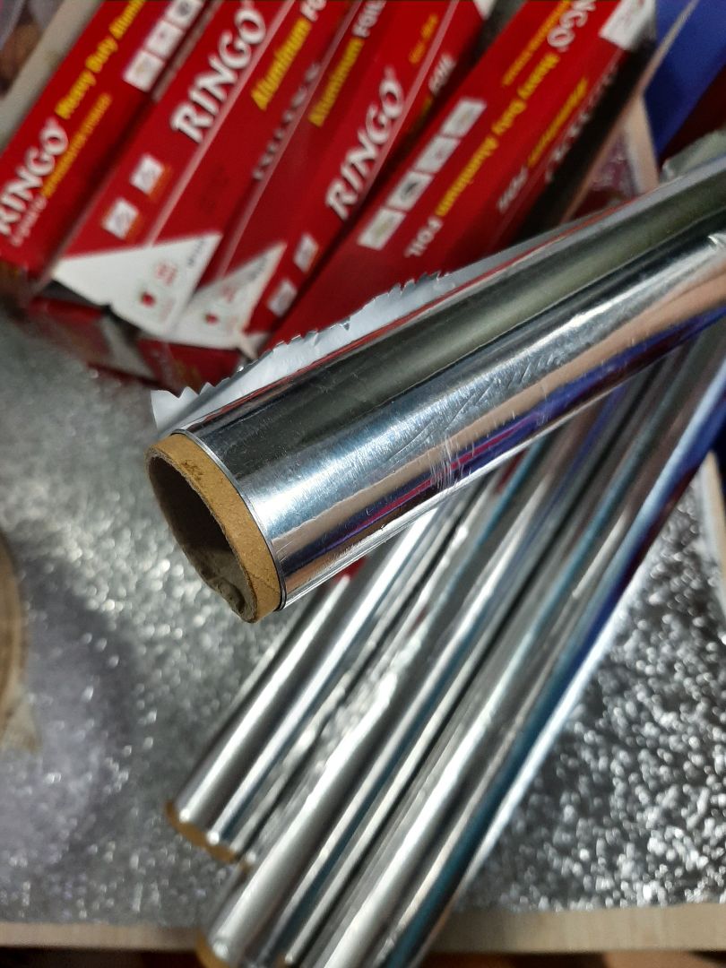 Mở ra xài mà bị cắt gần hết cuộn giấy bạc, còn lại mỏng dính y như hình, và mình nghĩ là khá phù hợp với giá, NHỈ? không chấp nhận được, shop bán kiểu này chẳng khác nào chửi khách hàng, kiểu như này thì mày thích đồ rẻ nhá, thì tao cho đồ rẻ, mình mua, bữa nay mới lấy ra xài thì mở ra y như hình, mình ko muốn mắng vốn tiki, nhưng đại hạ giá kiểu này thì quá tệ, ko biết có cho đổi trả ko nữa, 105k 4 cuộn