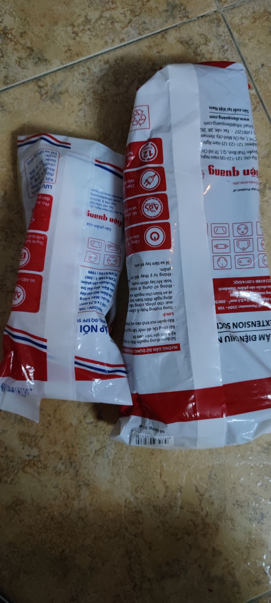 Hàng Điện Quang chất lượng tốt nên mình luôn tin dùng. Giá cũng tốt, giao hàng nhanh