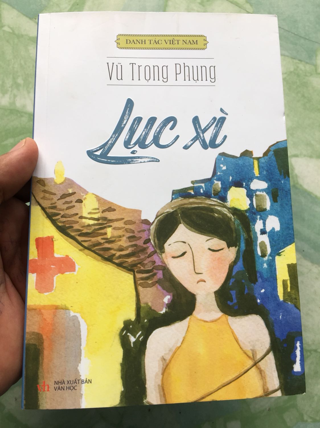 -Sách của nhà xuất bản thiết kế mẫu mã đẹp, 
-Tiki bán sách giá ưu đãi+sách được giao đúng như phần  mô tả sản phẩm+ giao hàng nhanh... Điểm trừ duy nhất đó là khâu đóng gói sách khi vận chuyển ( sách thường bị bẩn, cong vênh bìa- gáy sách), vấn đề luôn được tôi và nhiều bạn khác phản ánh... và phản hồi của Tiki vẫn là “...bạn thông cảm, sẽ khắc phục...”, nhưng đâu vẫn hoàn đấy!!