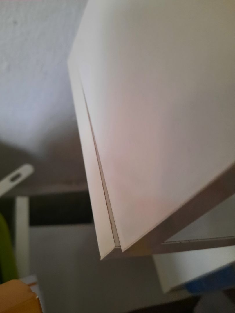 Hàng bị khui lấy mất quà tặng, đóng đinh bị lệch