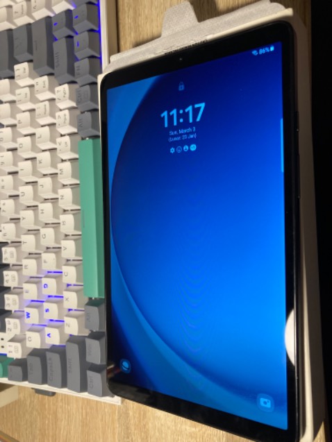 Tiki giao hàng nhanh, chưa tới hai tiếng mình đã nhận hàng, nguyên seal, máy tác vụ hơi chậm nhưng so trong phân khúc giá rẻ thì quá oke Tiki giao hàng nhanh, chưa tới hai tiếng mình đã nhận hàng, nguyên seal, máy tác vụ hơi chậm nhưng so trong phân khúc giá rẻ thì quá oke