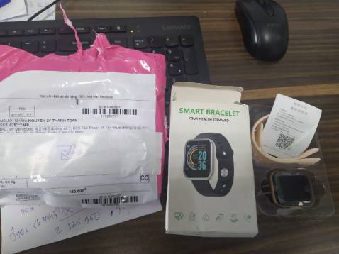 Đặt bình rót rượu cây xăng, giao đồng hồ như hình