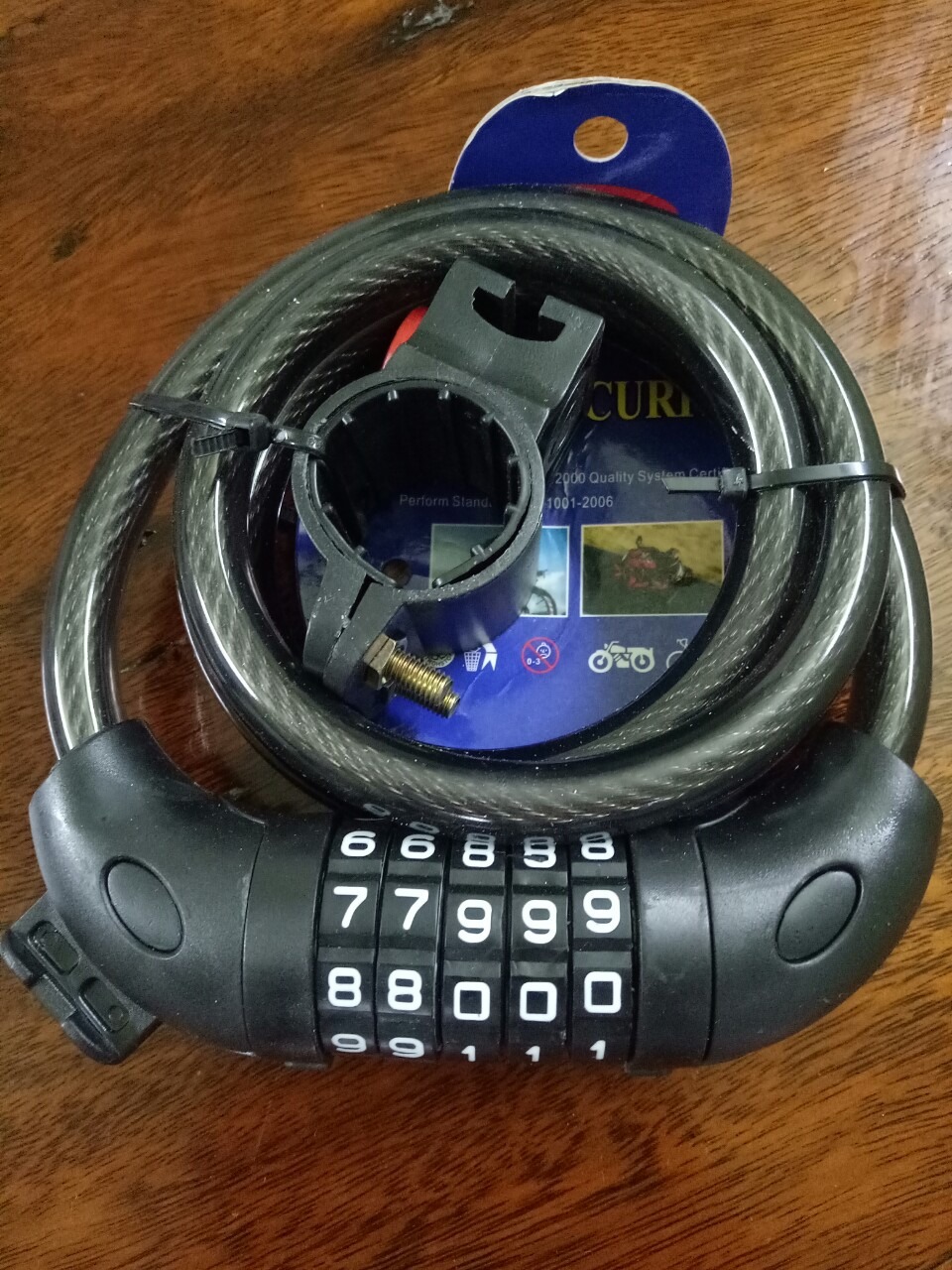 Nhận hàng nhanh hơn dự kiến, SP đóng gói kỹ và chắc, nhân viên giao lịch sự vui vẻ. Móc khóa này xài tiện lợi ghê, lại an toàn, nhỏ gọn. khóa mã có 5 số, dùng khoá xe đi đường rất tiện còn có phốt cao su gắn xe nữa. Đáng đồng tiền bỏ ra. Hài lòng. cho shop 5 sao! Nhận hàng nhanh hơn dự kiến, SP đóng gói kỹ và chắc, nhân viên giao lịch sự vui vẻ. Móc khóa này xài tiện lợi ghê, lại an toàn, nhỏ gọn. khóa mã có 5 số, dùng khoá xe đi đường rất tiện còn có phốt cao su gắn xe nữa. Đáng đồng tiền bỏ ra. Hài lòng. cho shop 5 sao!