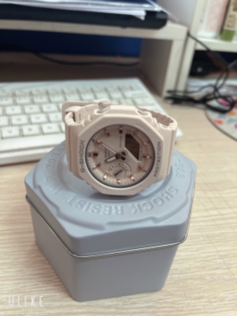 Kiểu dáng rất dễ thương, màu sắc rất trang nhã. Hàng chính hãng nguyên seal, rất hài lòng lun ạ!