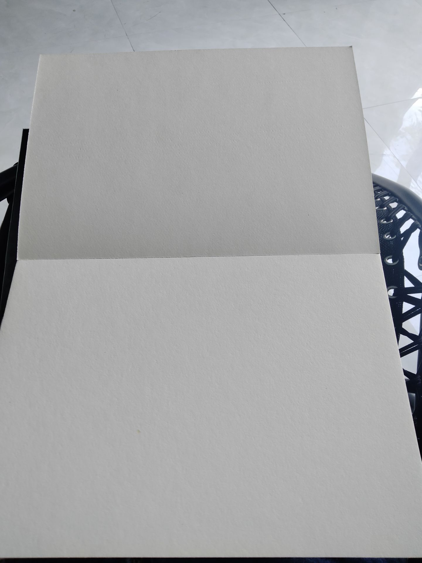 nhận 2 quyển A4 khá hài lòng từ giá cả đến chất lượng, mình mua về cho con vẽ màu sáp nên thấy khá ổn, giấy khá dày và dai, 5* nhé 😉😉