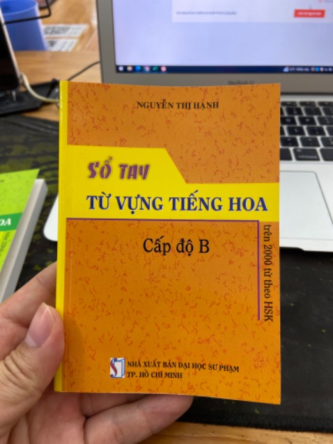 Sách hay, nhỏ nhưng dở ra rất dễ, giá như có thêm nghĩa Hán Việt thì tuyệt vời