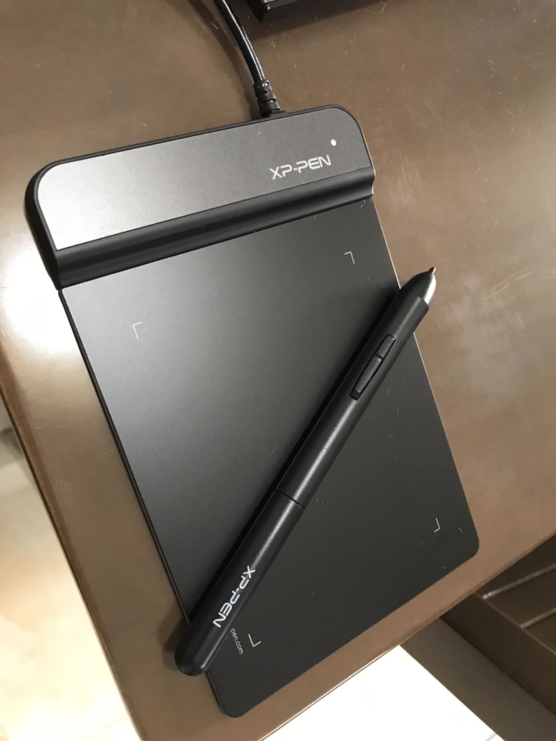 Mình chưa bao giờ sài bảng vẽ. Đợt này vì tính chất công việc nên mua thử. Khá bất ngờ vì chất lượng khá tốt. Hoàn thiện tốt. Sài rất đã. Tiki giao hàng cực nhanh. Thứ 5 đặt sáng thứ 7 có. Các bạn có thể mua size lớn hơn giá cao hơn tốt.