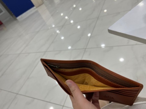 Ví hơi nhỏ, màu đẹp, giá ổn Ví hơi nhỏ, màu đẹp, giá ổn