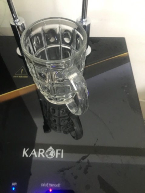 Mấy không lấy được nước, đề nghị trả hàng. Nhân viên kỹ thuật ko biết lắp đặt, tem trên lọc bịt rách.