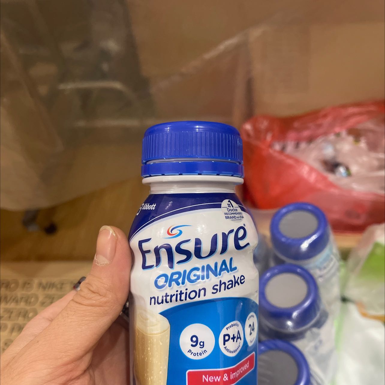 Giao nhanh , đóng gói cẩn thận , từng chai đều có ghi tiếng việc chú thích , mùi vị ngon , màu sữa tốt . Tem mác ngày sản xuất hạn sử dụng đầy đủ sẽ mua thêm .