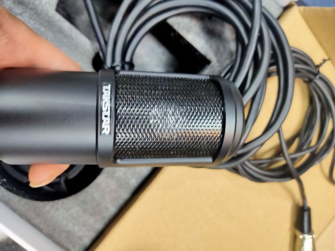 hộp cứng chắc , ok nè , bao bì nhãn mác rất lung linh , đúng hàng chuẩn có khác . xứng đáng đồng tiền bát gạo nè