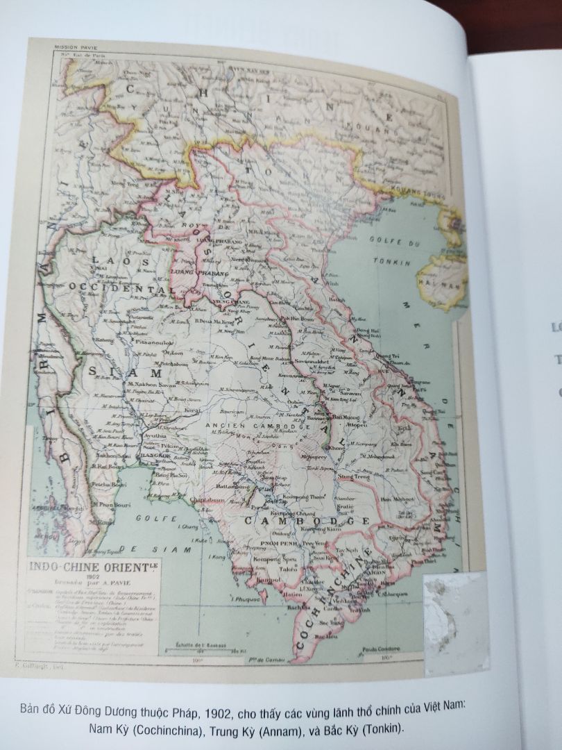 giao hàng nhanh, đóng gói bằng hộp giấy bìa cứng, nhân viên giao hàng lịch sự, sách còn mới và đẹp.
