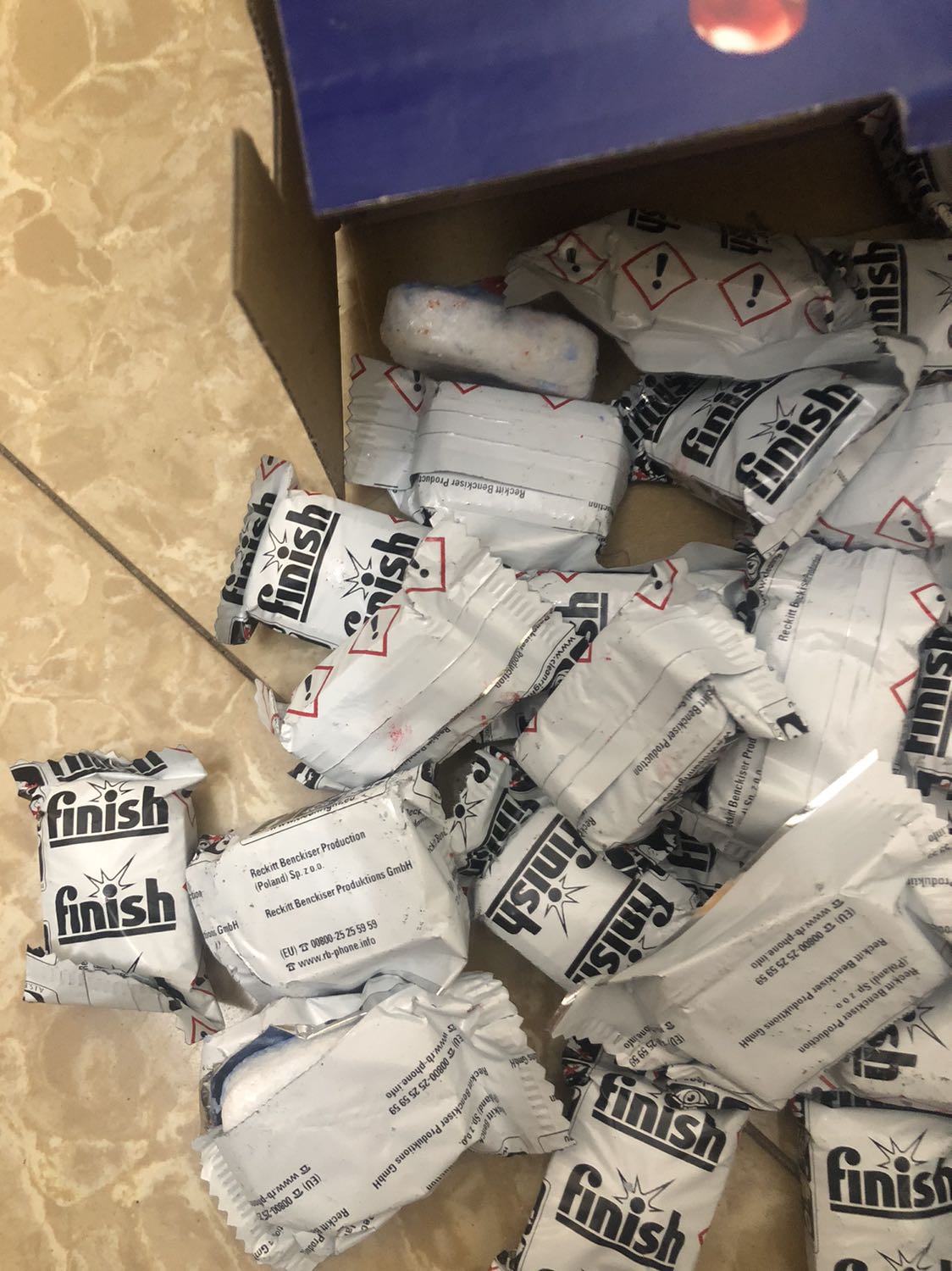 Sản phẩm rất tệ, bị trảy nước
Đề nghị đổi trả hàng