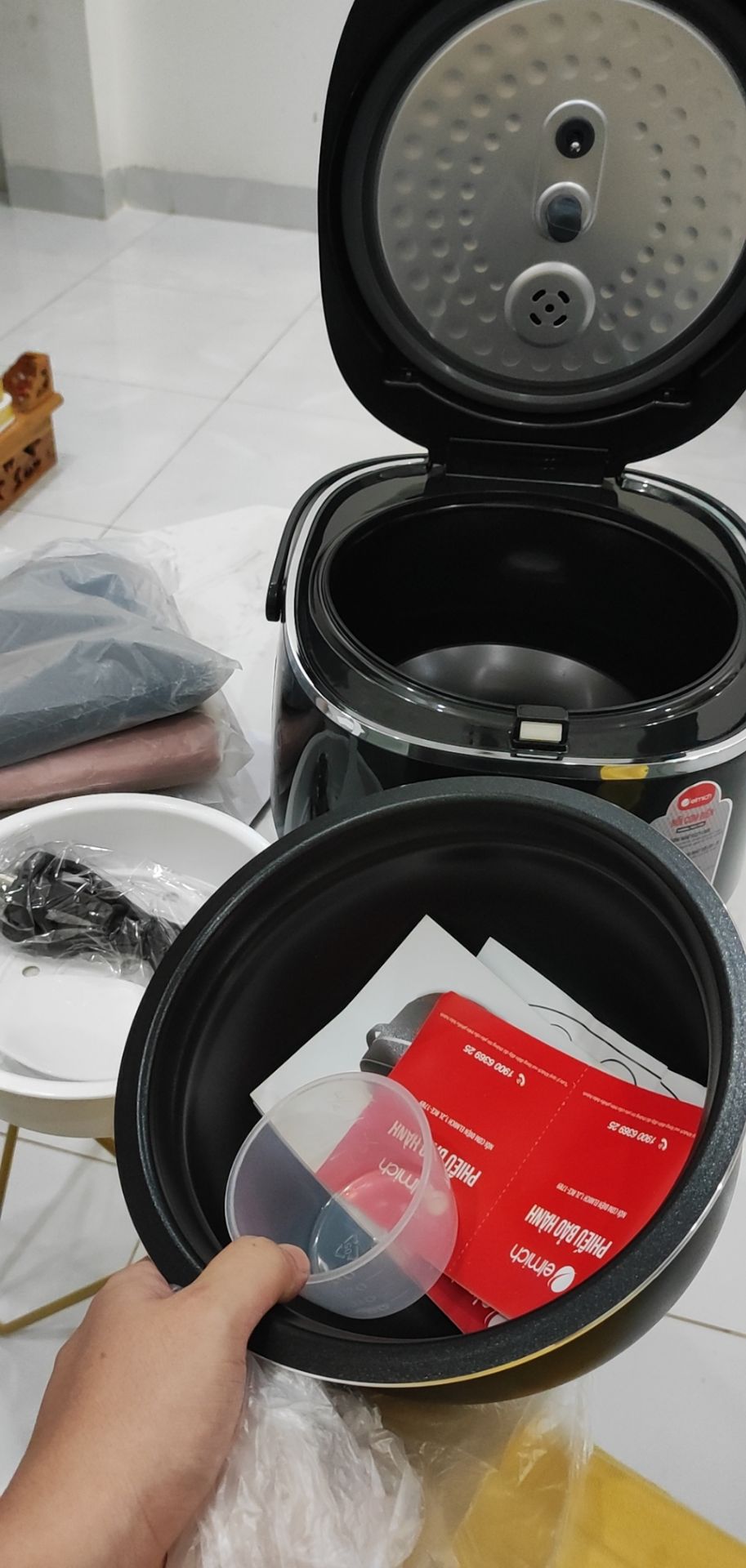 nồi nhỏ gọn, nhìn sang, nhiều chức năng, ruột nồi dày & nặng, có hướng dẫn bằng Tiếng Việt, dễ sử dụng, tiki đóng gói kỹ và giao hàng nhanh nồi nhỏ gọn, nhìn sang, nhiều chức năng, ruột nồi dày & nặng, có hướng dẫn bằng Tiếng Việt, dễ sử dụng, tiki đóng gói kỹ và giao hàng nhanh