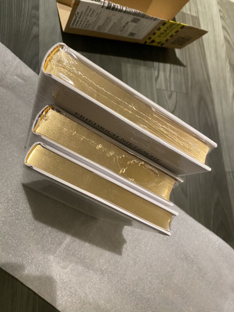 Đóng gói rất kỹ và cẩn thận, lại tặng thêm cả hộp bánh. Tks shop.