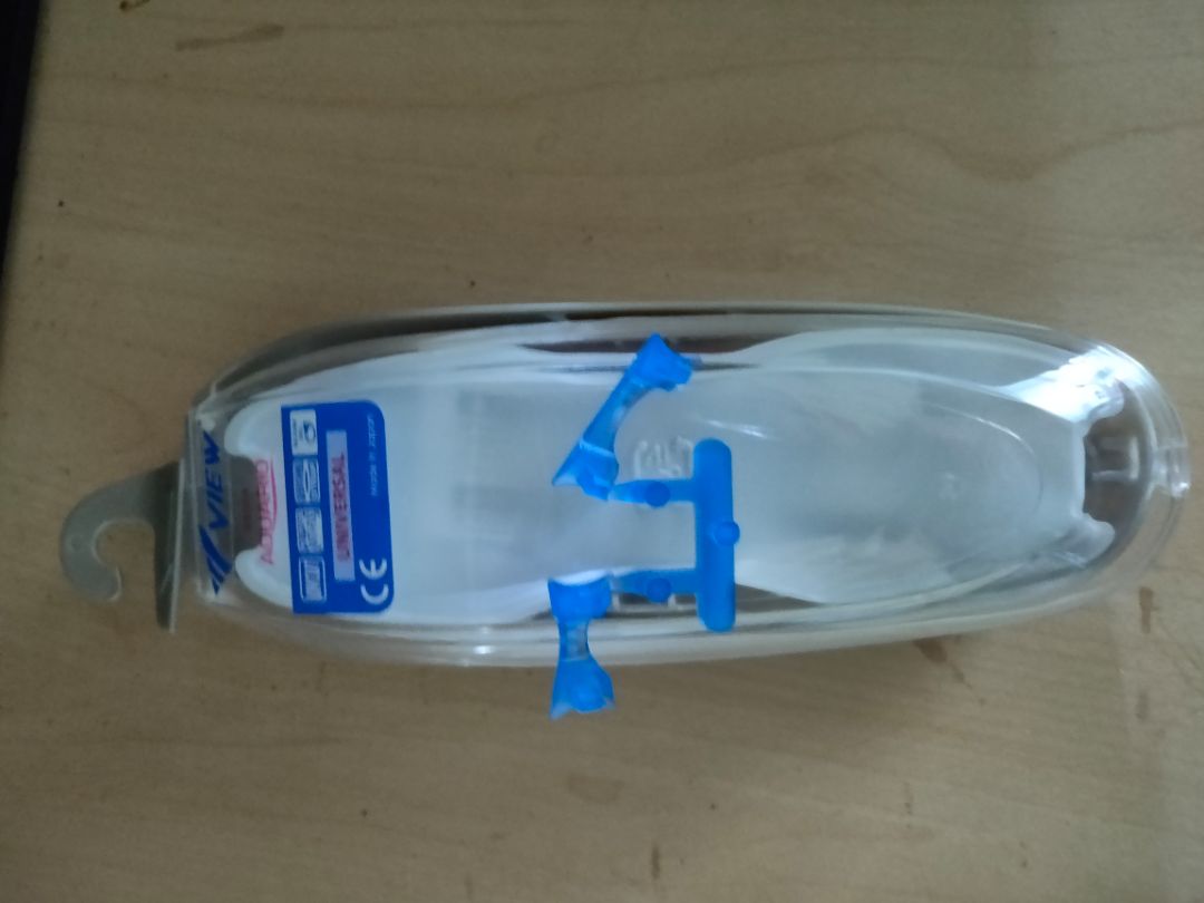 Hàng đẹp lớp đệm mắt dày phù hợp người mới tập bơi tiki thì khỏi phải bàn giao hàng nhanh mới đặt thứ 2 mà hôm sau ( thứ ba ) đã giao mà mình ở tỉnh nhé đánh giá thì mình sẽ cho 10 / 10 nhưng chưa thử với cũng chưa sử dụng lâu dài nên chưa biết nhưng mà mình nghĩ cũng xịn với chính hãng .