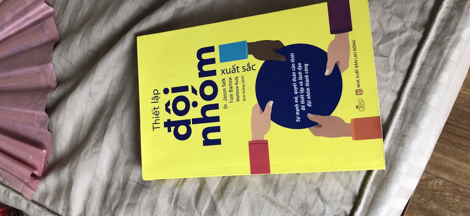 Một cuốn sách rất thực tế, cuốn sách này giúp mình có động lực hơn cho việc kinh doanh của mình, thay đổi tư duy làm việc và quản lý cửa hàng của nhà mình. Hiện tại mình đang làm theo những vẫn đề trong sách hướng dẫn và cảm thấy rất hiệu quả. Một cuốn sách rất tuyệt vời và hữu ích