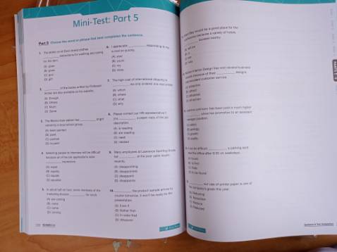 Đóng gói kỹ, giao nhanh, sách mới, in rõ ràng đẹp, có điểm nhấn, giải thích dễ hiểu, liệt kê từ phổ biến, có đáp án, kèm mã và CD để nghe, và khung trắc nghiệm