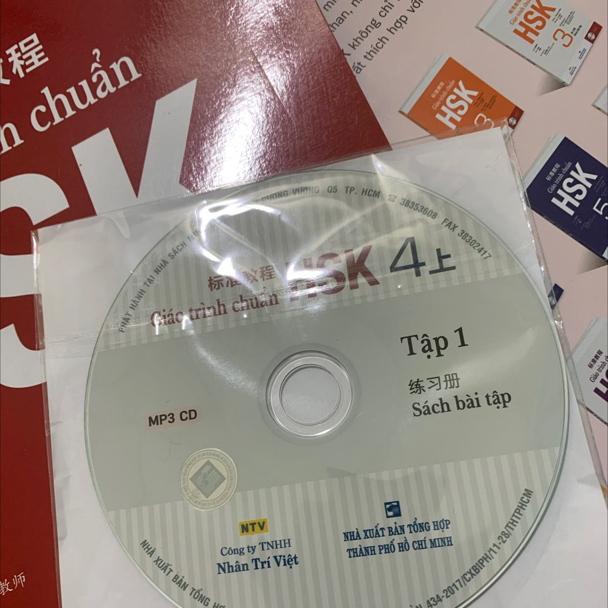 Thích nhất là khâu giao hàng bên tiki ạ. Siêu cấp nhanh. Sách đẹp, app mã các thứ rẻ. Nói chung đáng tiền lắm ạ