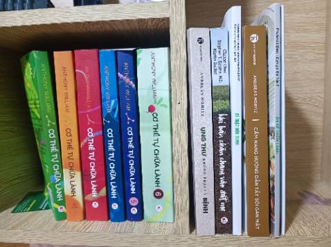 Sách rất hay, mong trong tay người người đều có để có một thế giới hiểu đúng về sức khỏe và ngành tây y hoá dược, không phụ thuộc vào bệnh viện thuốc men, có sức khỏe thật sự , hình ảnh chỉ mang tính chất minh họa vì sách đã cho người bạn mượn rồi