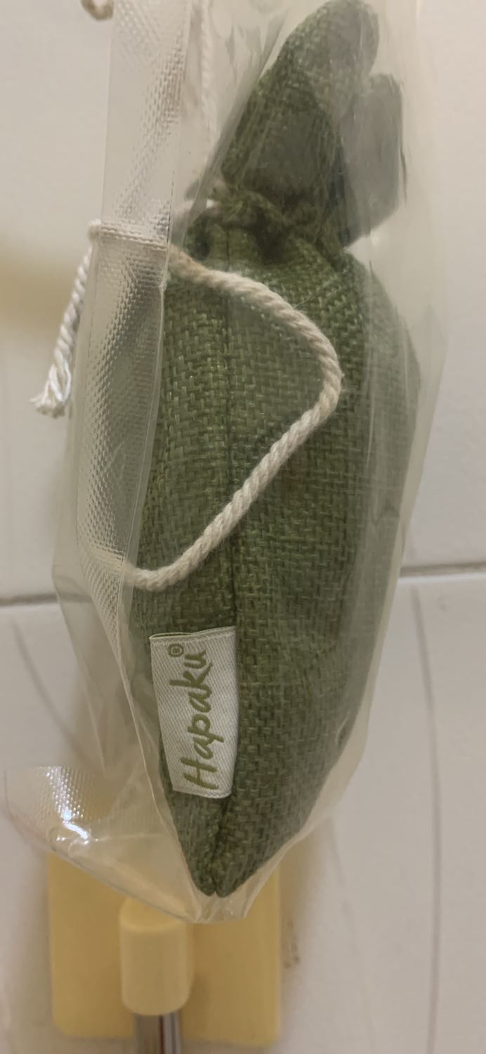 Mùi thơm chỉ được 1 ngày qua ngày không còn mùi nữa. Quá đắt so với giá tiền