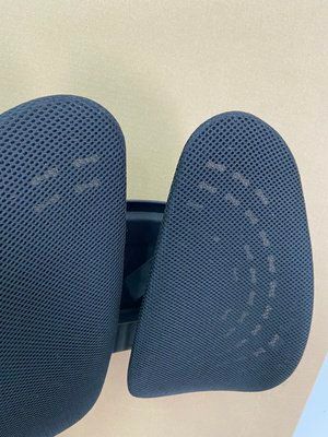 Tác dụng nâng đỡ của đệm này rất tốt, trước đây tôi có mua loại tựa cao su sài được 1 thời gian thì bị sẹp và hơi nóng khác biệt loại này hoàn toàn, thiết kế tiện dụng, có thể nâng đỡ eo hiệu quả hơn, rất thoải mái. Rất đáng mua.