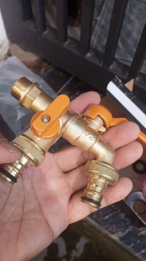 Vòi nước tăng áp 2 đầu ra rất ok 
Chất liệu hợp kim chắc chắn 
Hàng rất đẹp 
Bắt vào ống rất ok 
Đáng tiền 
Shop tư vấn nhiệt tình 
Thanks shop